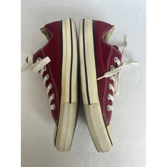 Converse Chuck Taylor All Star Low Top Red/Cream Athletic Sneaker Shoes M6 W8 - Picture 4 of 9